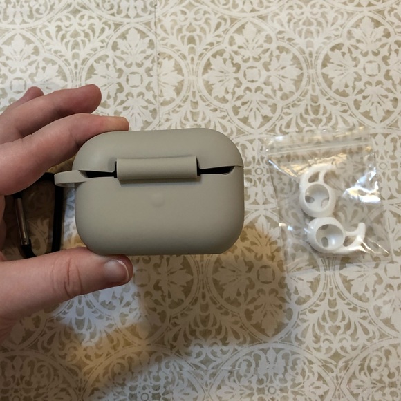 AirPods Pro Case Set - Picture 5 of 5